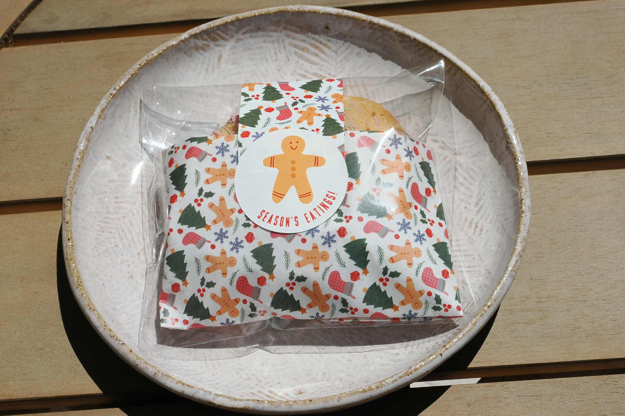 White Cute Cats Christmas Greaseproof Paper 25 Sheet Pack